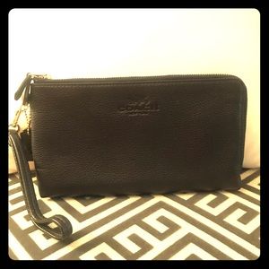 Coach Black Double Zipper Capacity Wristlet Wallet